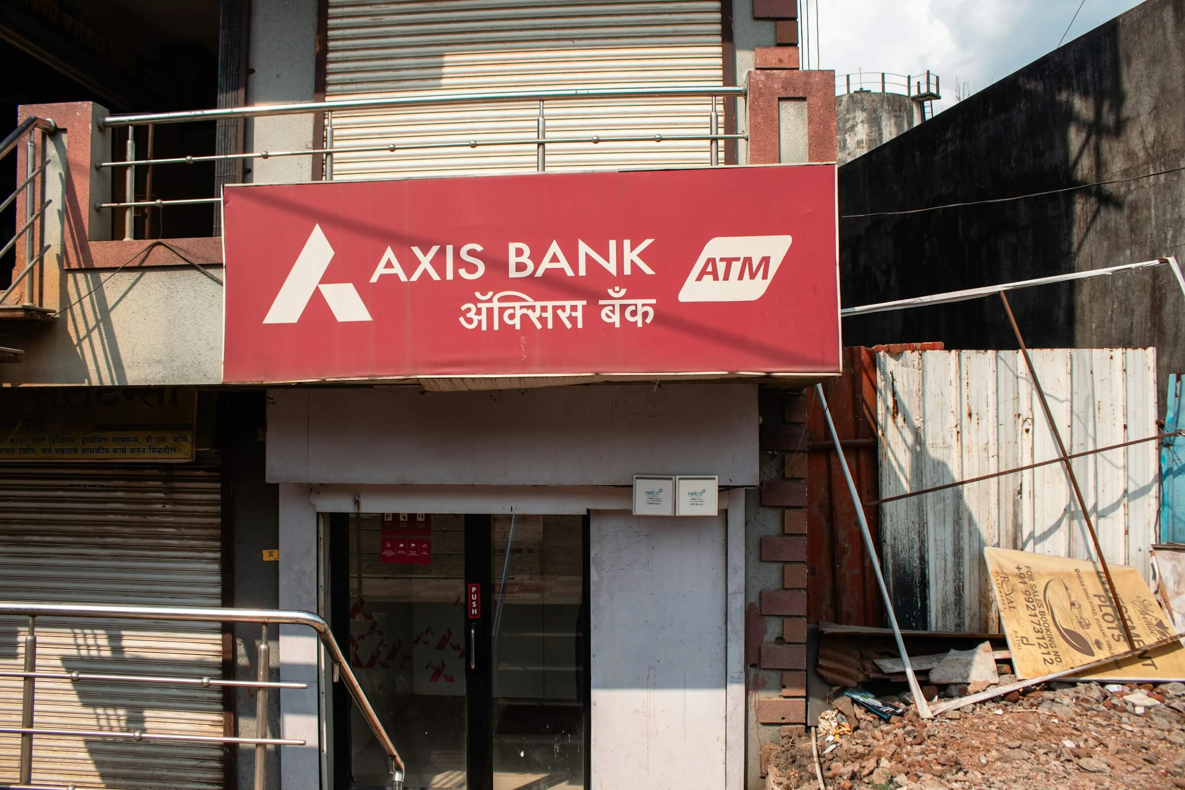 Amiket a szuperappok kiválthatnak: ATM Kamshetben, Pune, Maharashtra  (Fotó: Zoshua Colah, Unsplash)